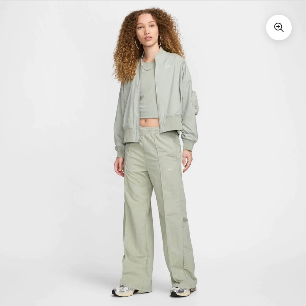 Nike Sportswear Everything Women’s Mid-Rise Open-Hem Pants. Size SMALL. NWOT